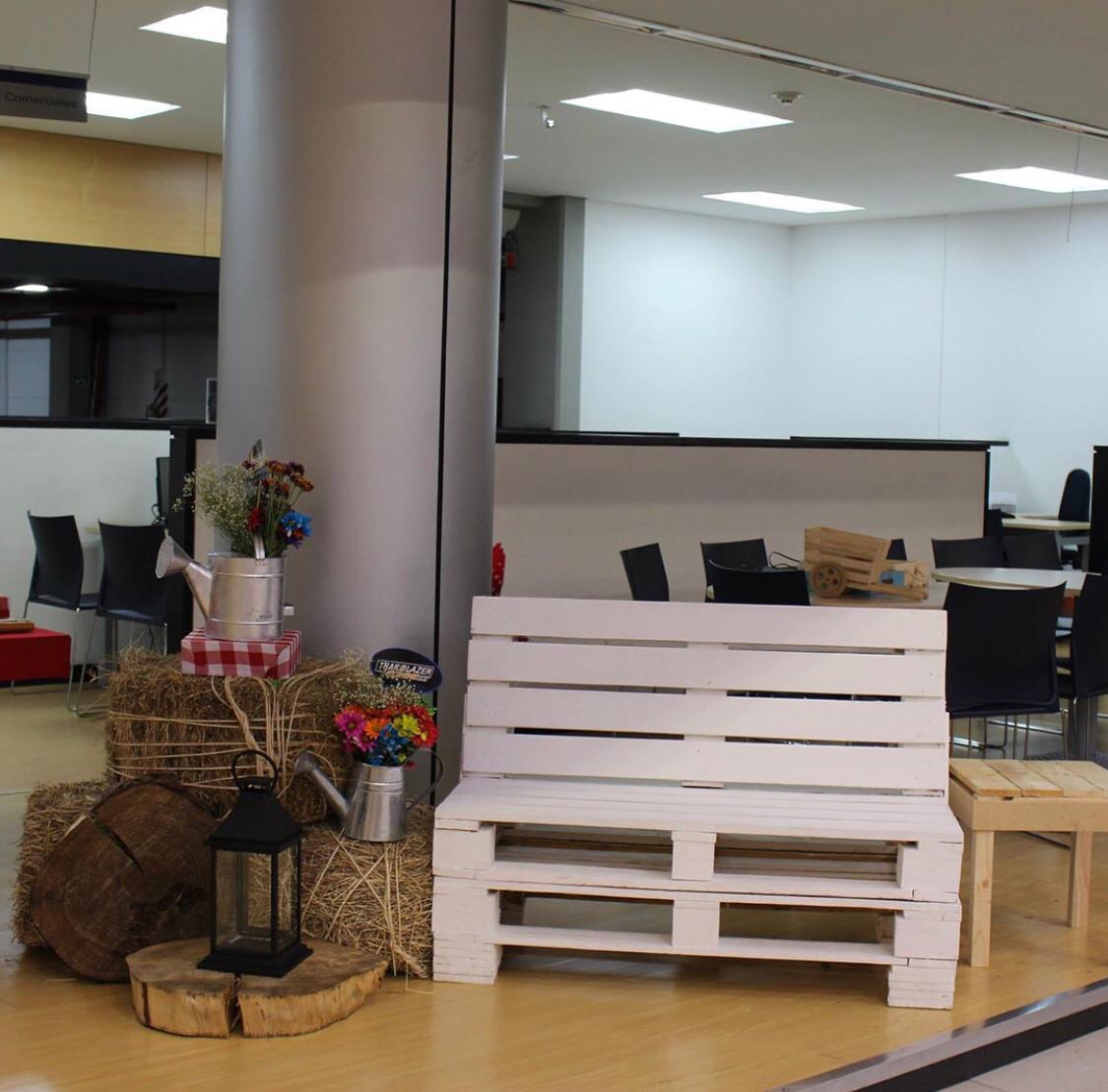 Mueble Estilo Picnic Color Blanco
$50.000
1.17cm Ancho
63cm Profundidad
88Acm Alto