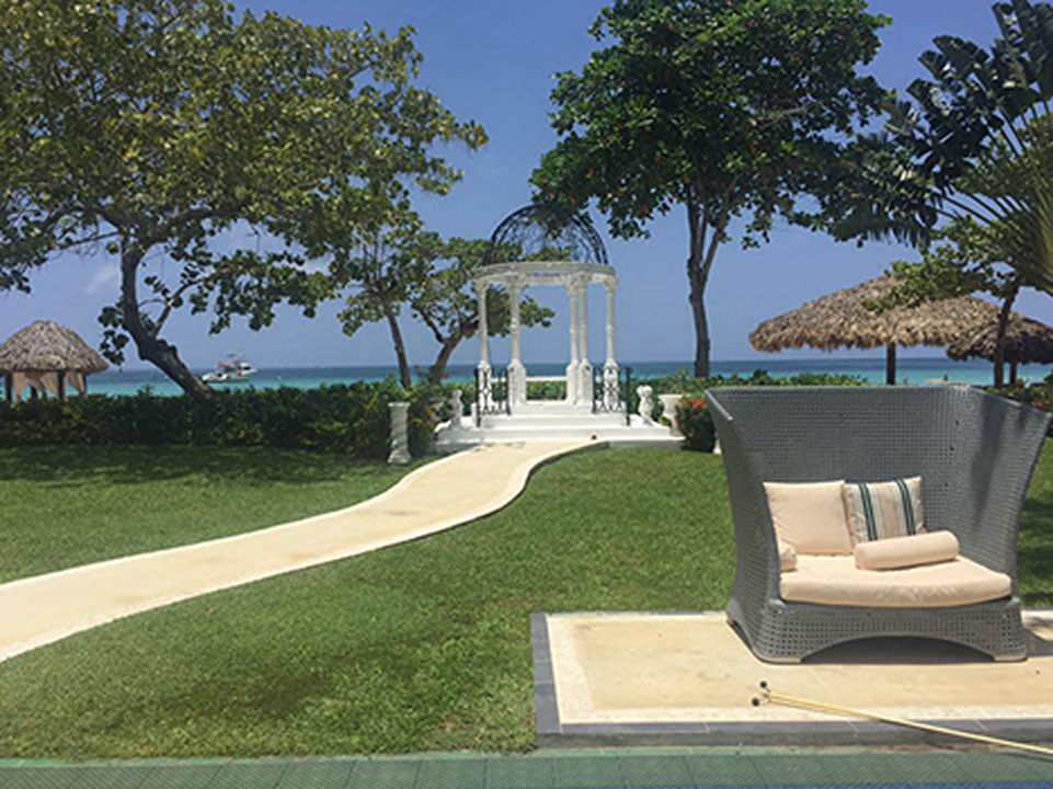 Beach view with a gazebo in Negril.