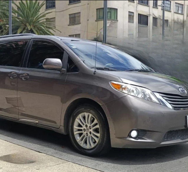 https://0201.nccdn.net/4_2/000/000/060/85f/toyota-sienna-2.png