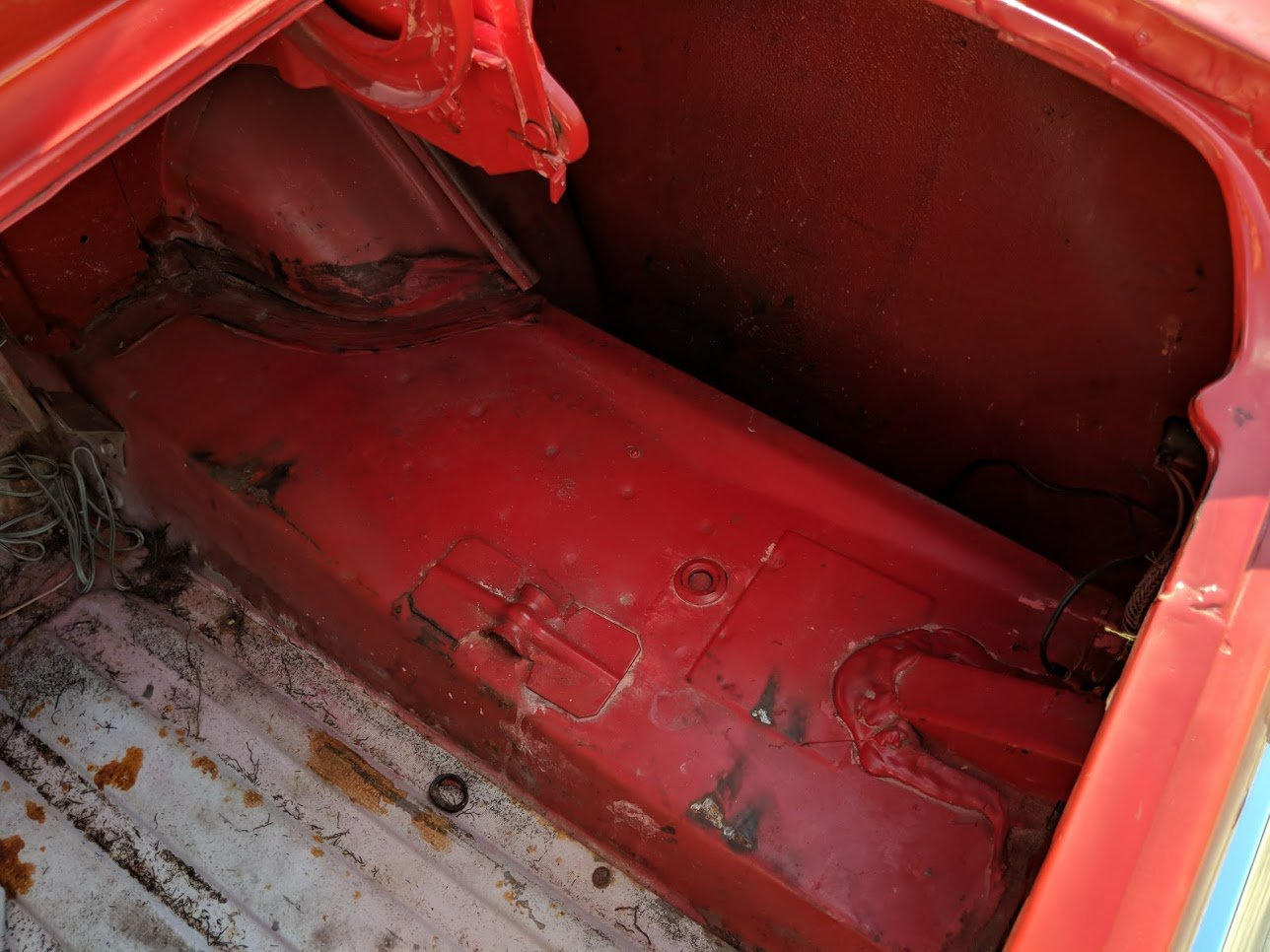 Right Trunk Floor, no damage