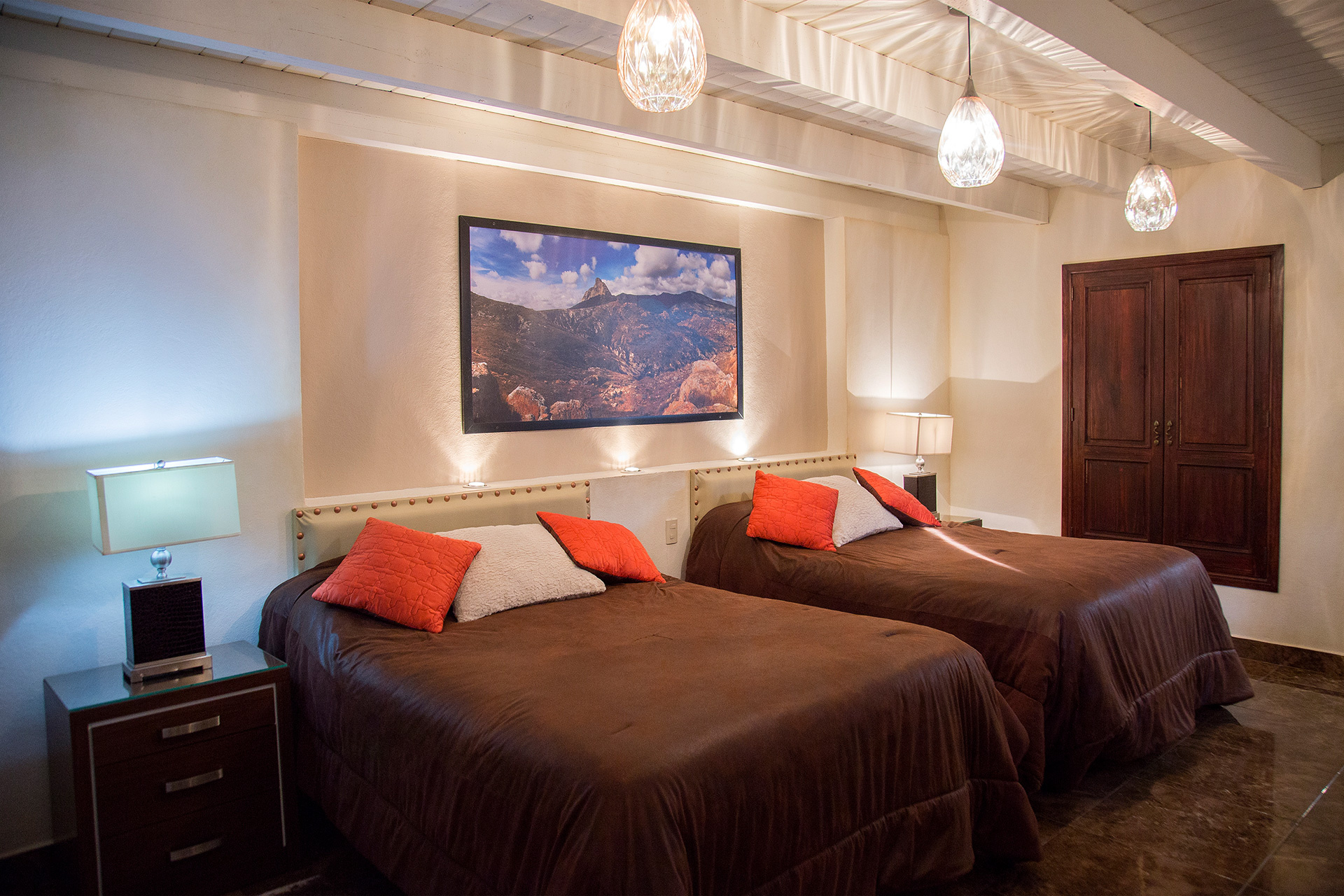 DOS CAMAS MATRIMONIALES