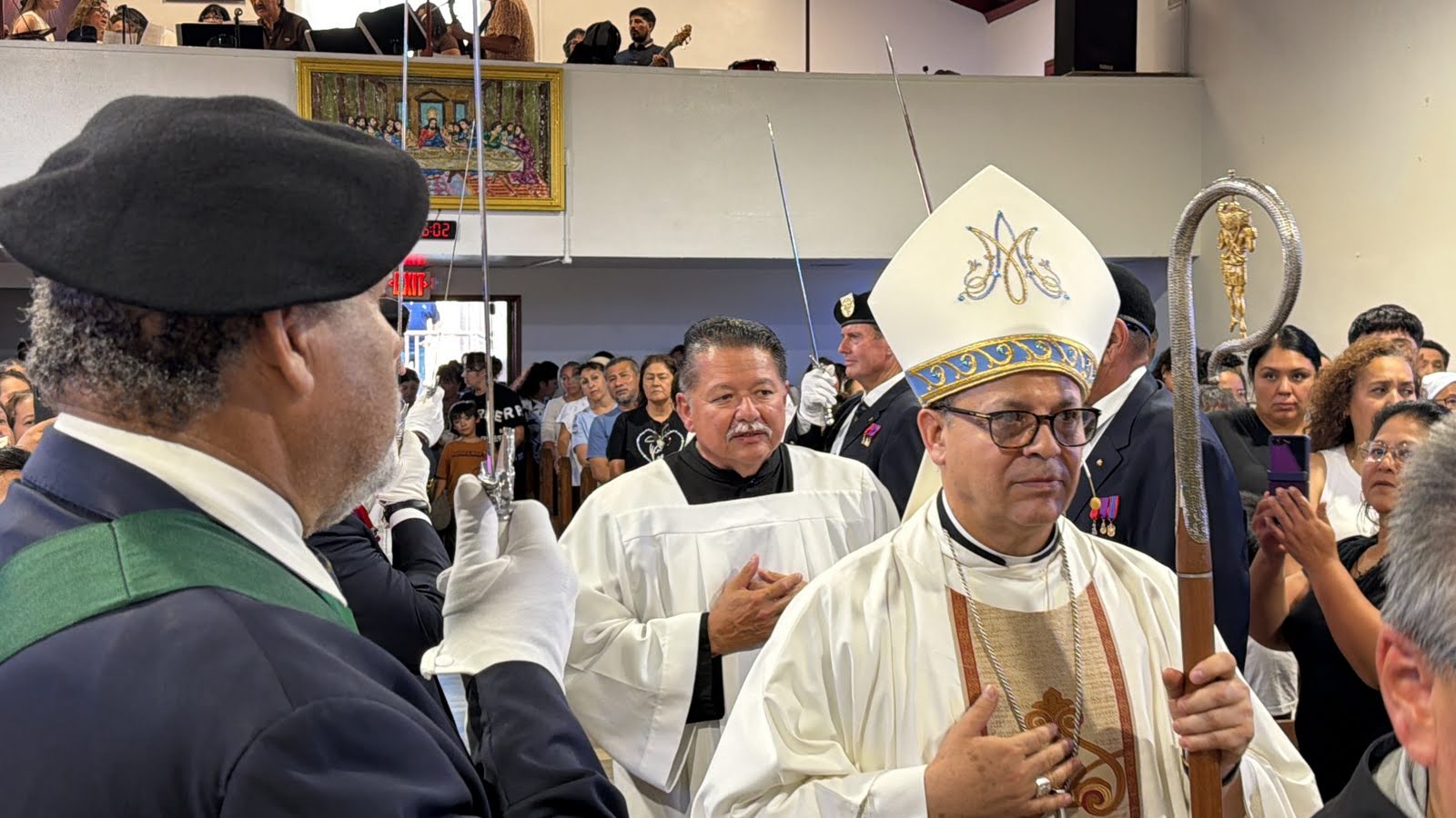 https://0201.nccdn.net/4_2/000/000/064/d40/entrance-bishop.jpg