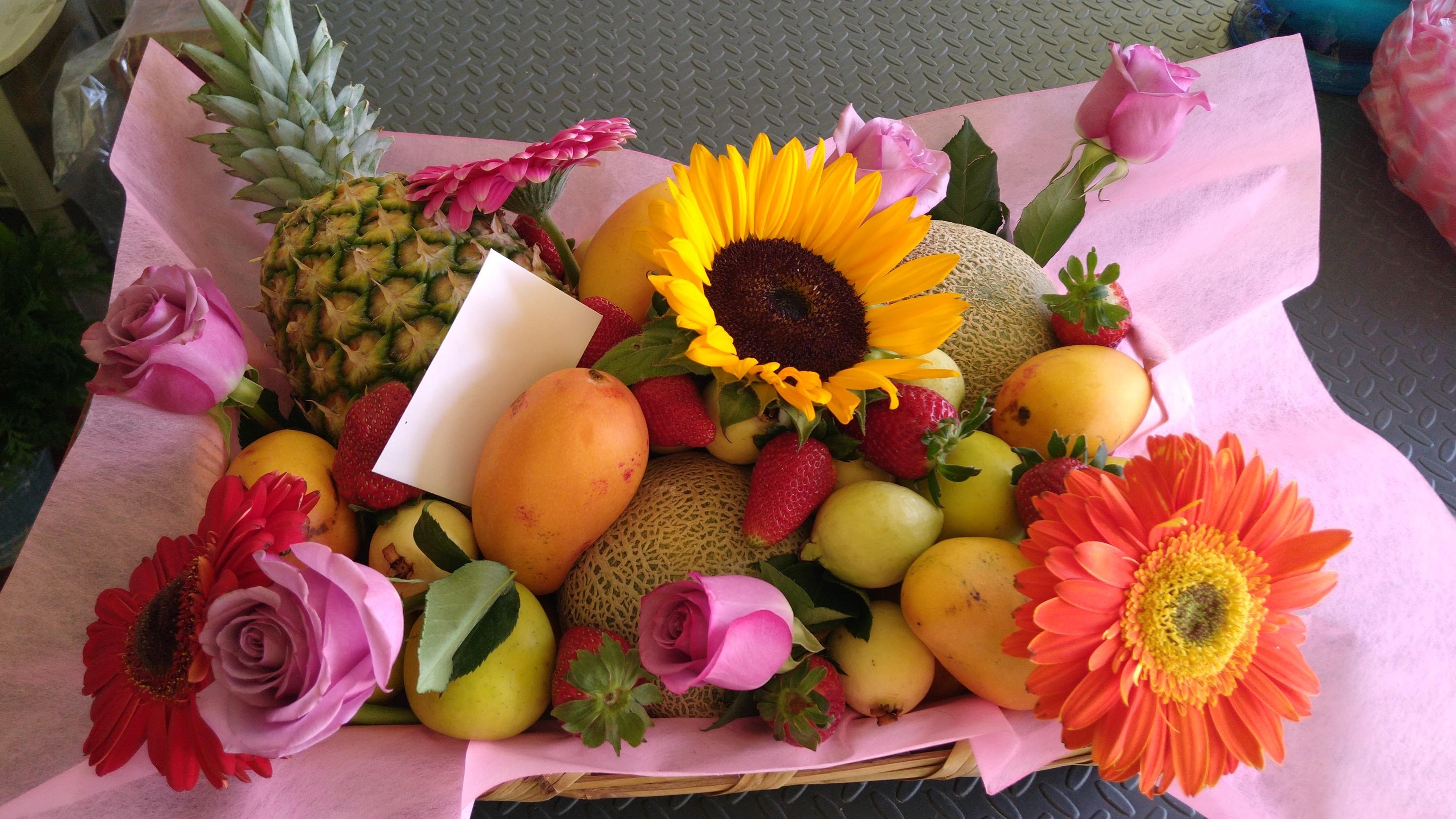 FRUTAS Y FLORES