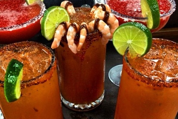 https://0201.nccdn.net/4_2/000/000/064/d40/michelada-con-camarones-597x400-597x400.jpg