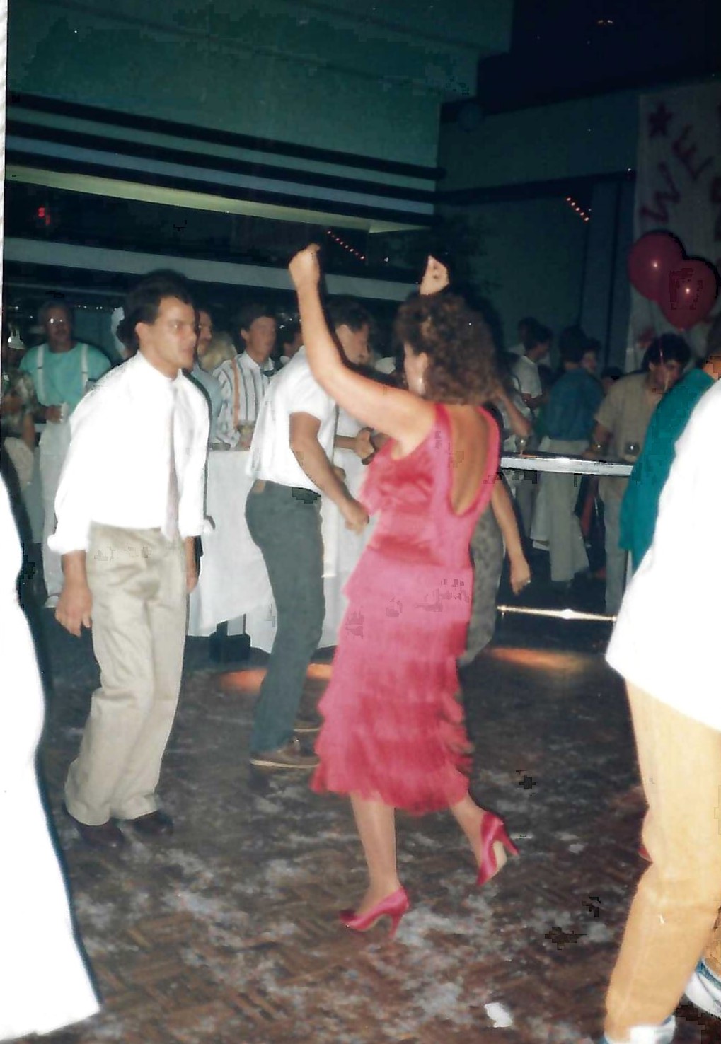 https://0201.nccdn.net/4_2/000/000/064/d40/more-dancing-from-10-year-reunion.jpg
