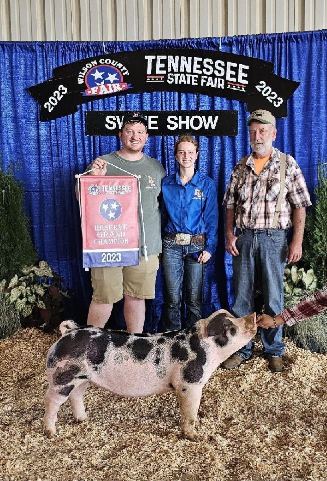 Jacey Bowers
2023 Tennessee State Fair
Reserve Champion Spot Gilt
Reserve Champion TN Bred Spot Gilt