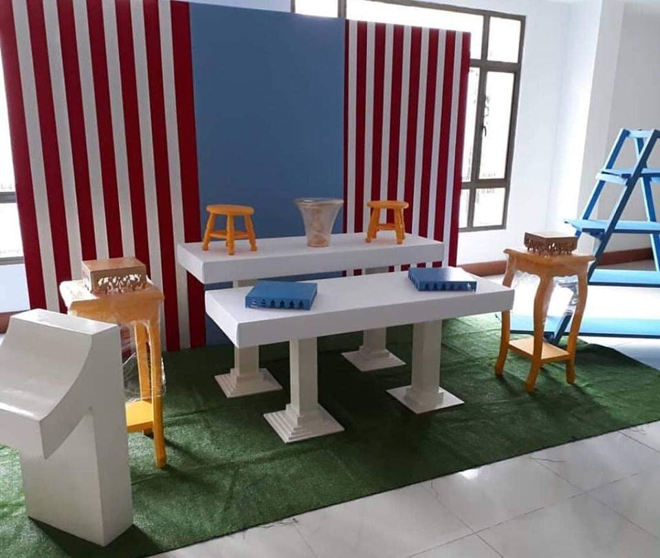 Mesón Doble Tapizado Blanco
$120.000
Auxiliares Amarillas 50.000