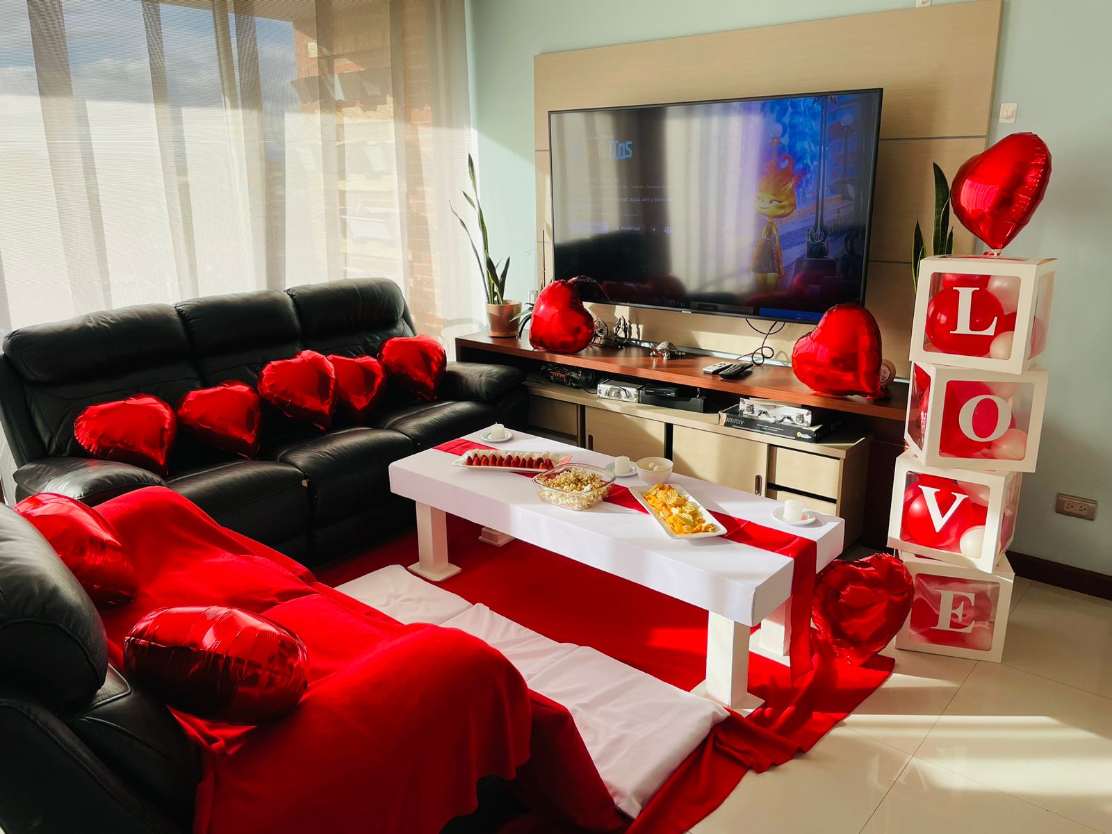 Mesa Rectangular Tapizada Baja
Con 6 Cojines+Manta
$80.000 Alquiler
Manejamos Variedad De Colores