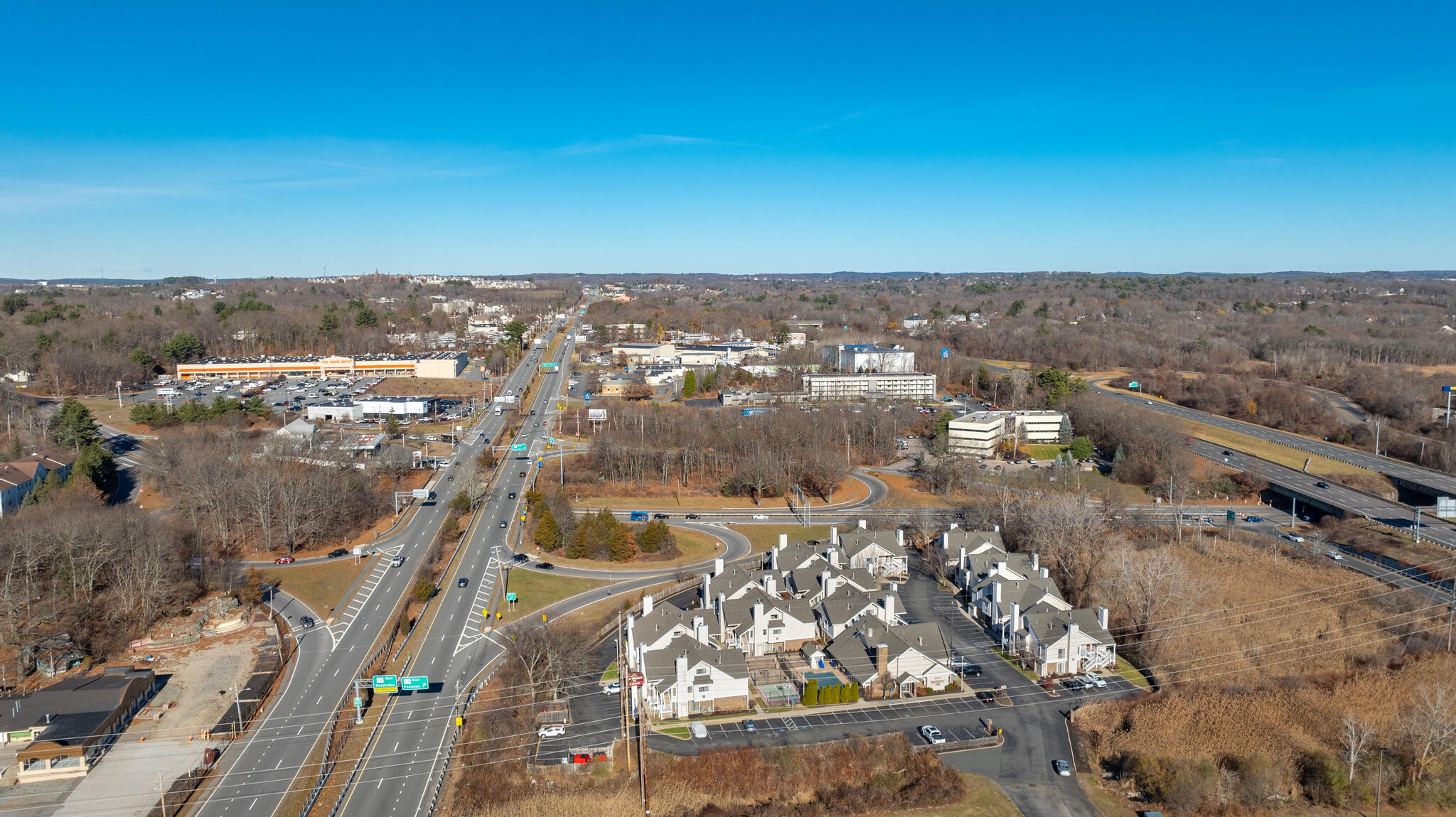https://0201.nccdn.net/4_2/000/000/06b/a1b/49-newbury-st-danvers-ma-01923-usa-013-001-13-aerial13-mls_size.jpg