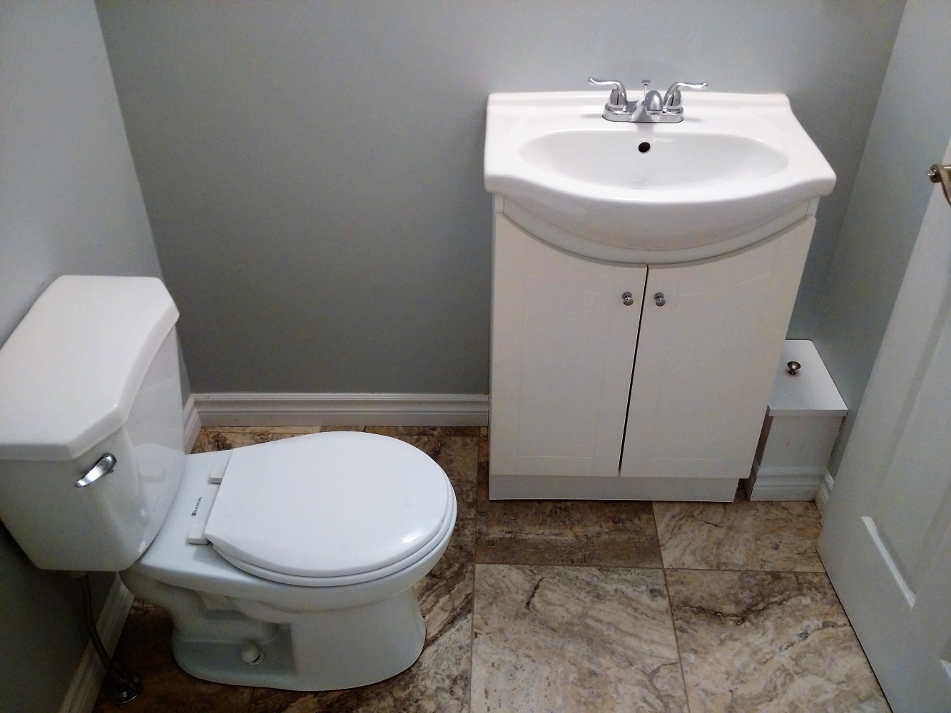 72 Exmouth #4 Bathroom