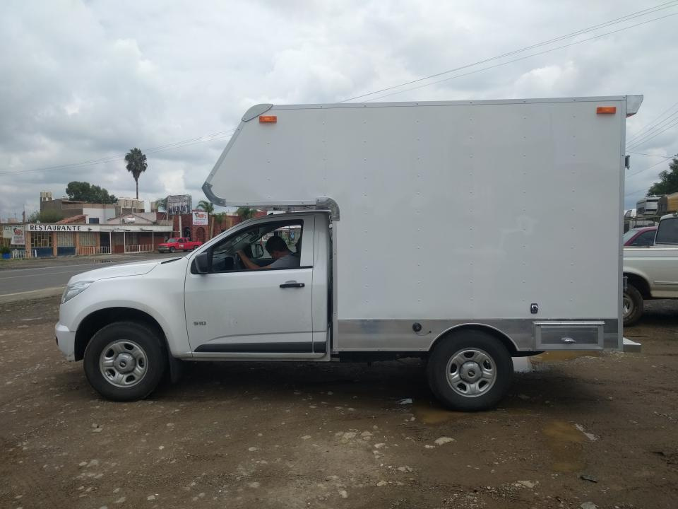 campers volado chasis nissan  