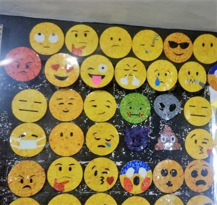 https://0201.nccdn.net/4_2/000/000/06b/a1b/Emoji1-762x719.jpg