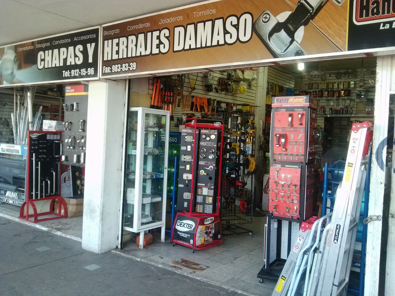 SUCURSAL "DAMASO CHAPA Y HERRAJE" EN PLAZA LEY EL MAR
