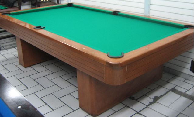 MESA DE BILLAR MINIMALISTA