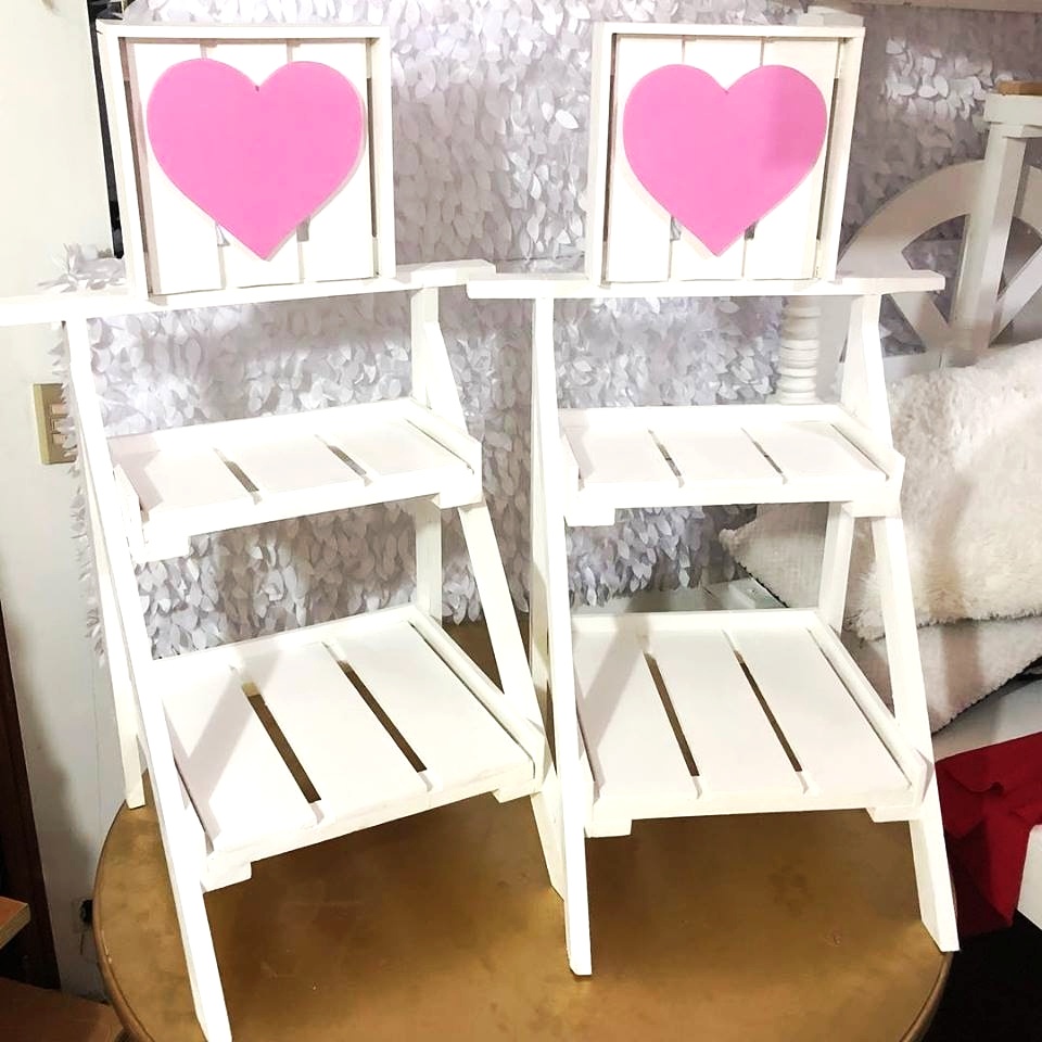 Mini Escalera Para Dulces 
Medidas 90 cm de Altura 
$ 30.000