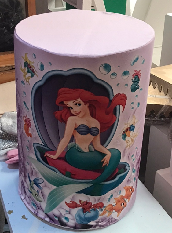 Cilindro Temático
Pequeño 40, 5D X 58 CM Altura.
$60.000
Precio Unitario