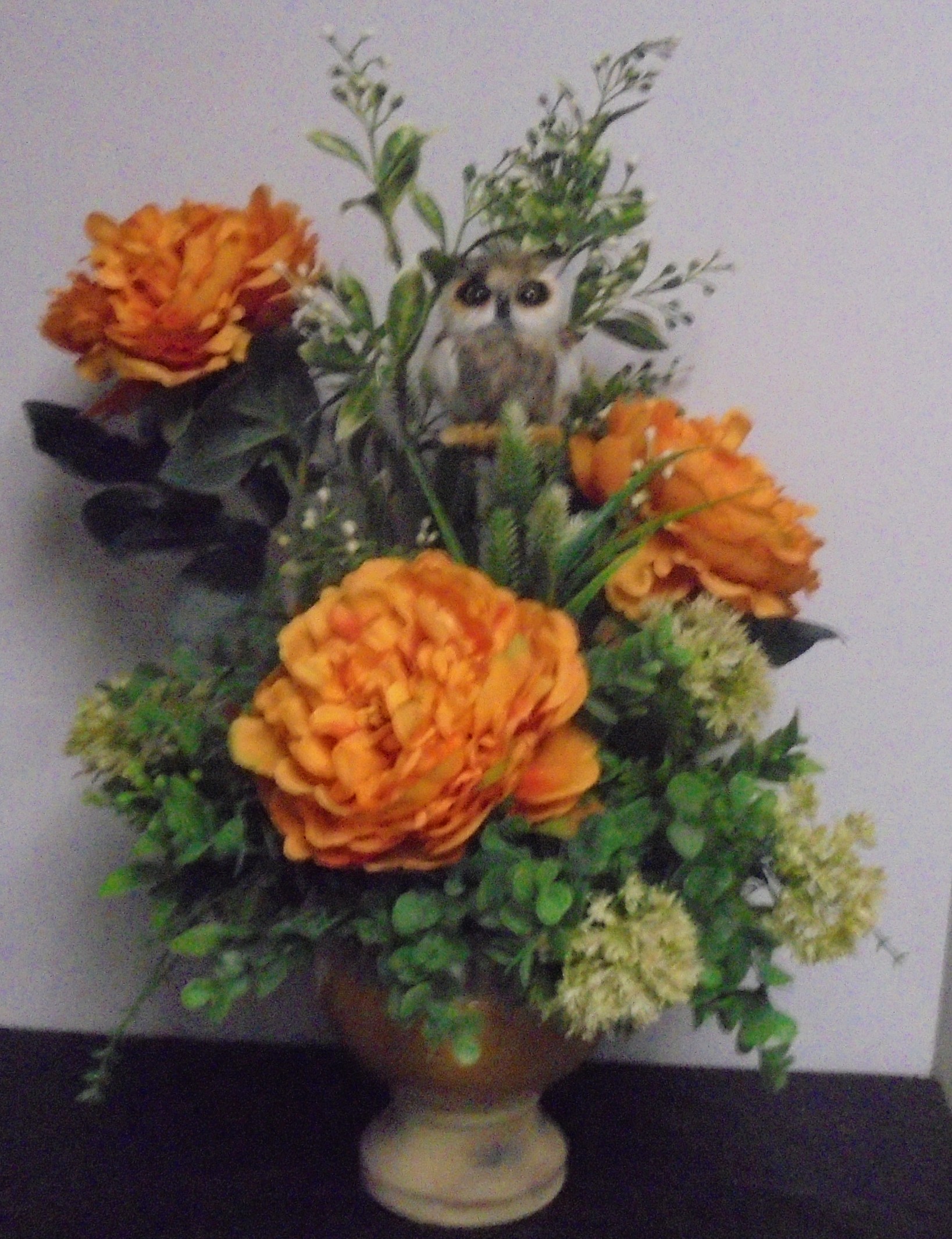 (SORRY SOLD!!)
(17) "Silk" Fall Arrangement
W/ Owl
$70.00