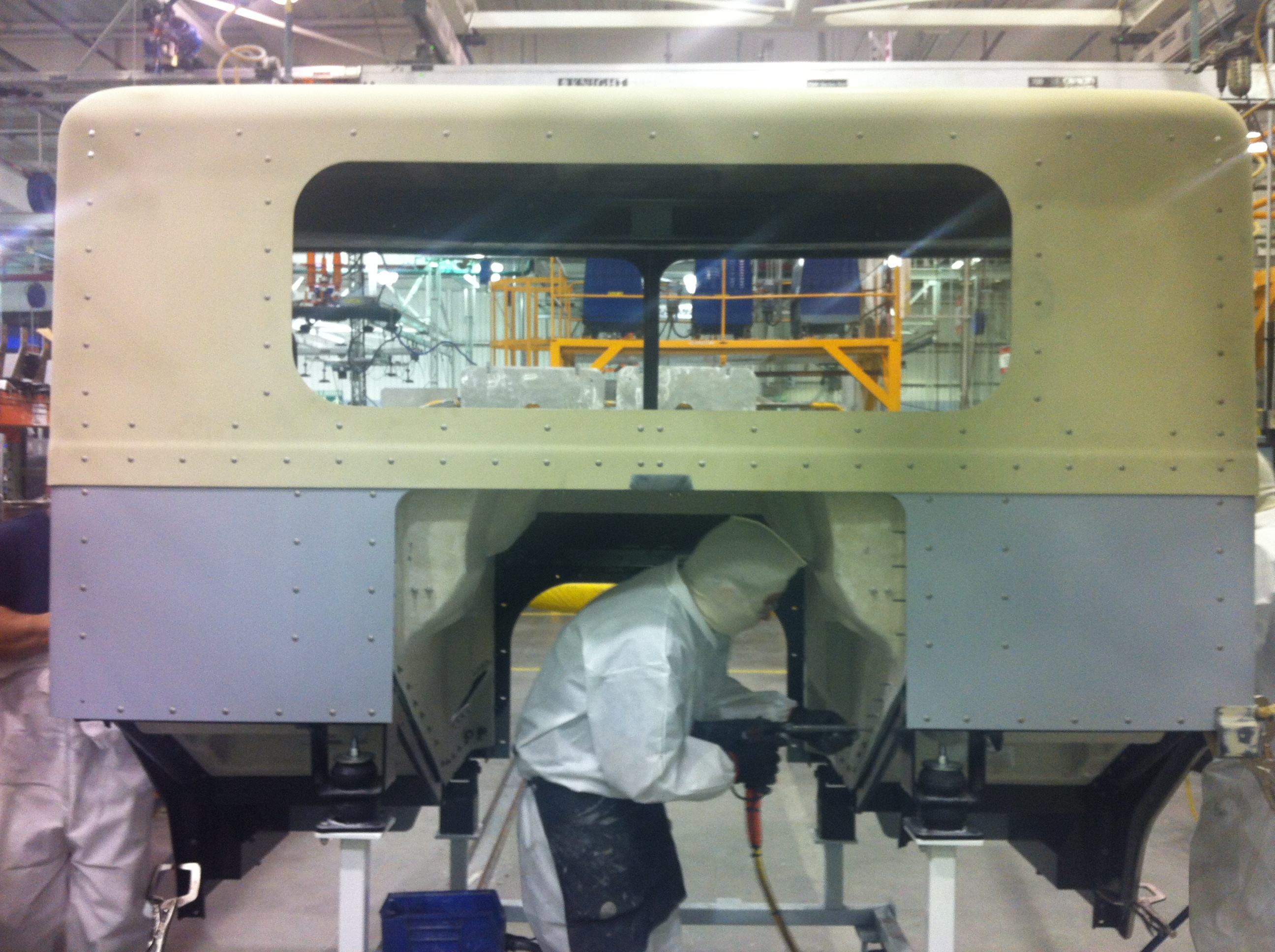 Ensamble de la estructura de la cabina de tractocamiones en OEM´s