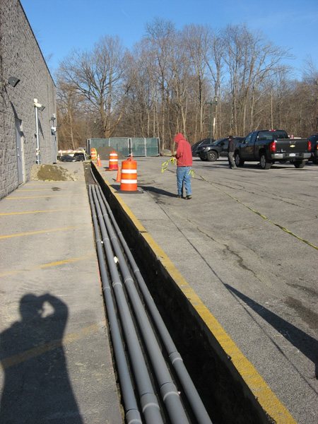 https://0201.nccdn.net/4_2/000/000/06b/a1b/laying-electrical-wire-underground.jpg