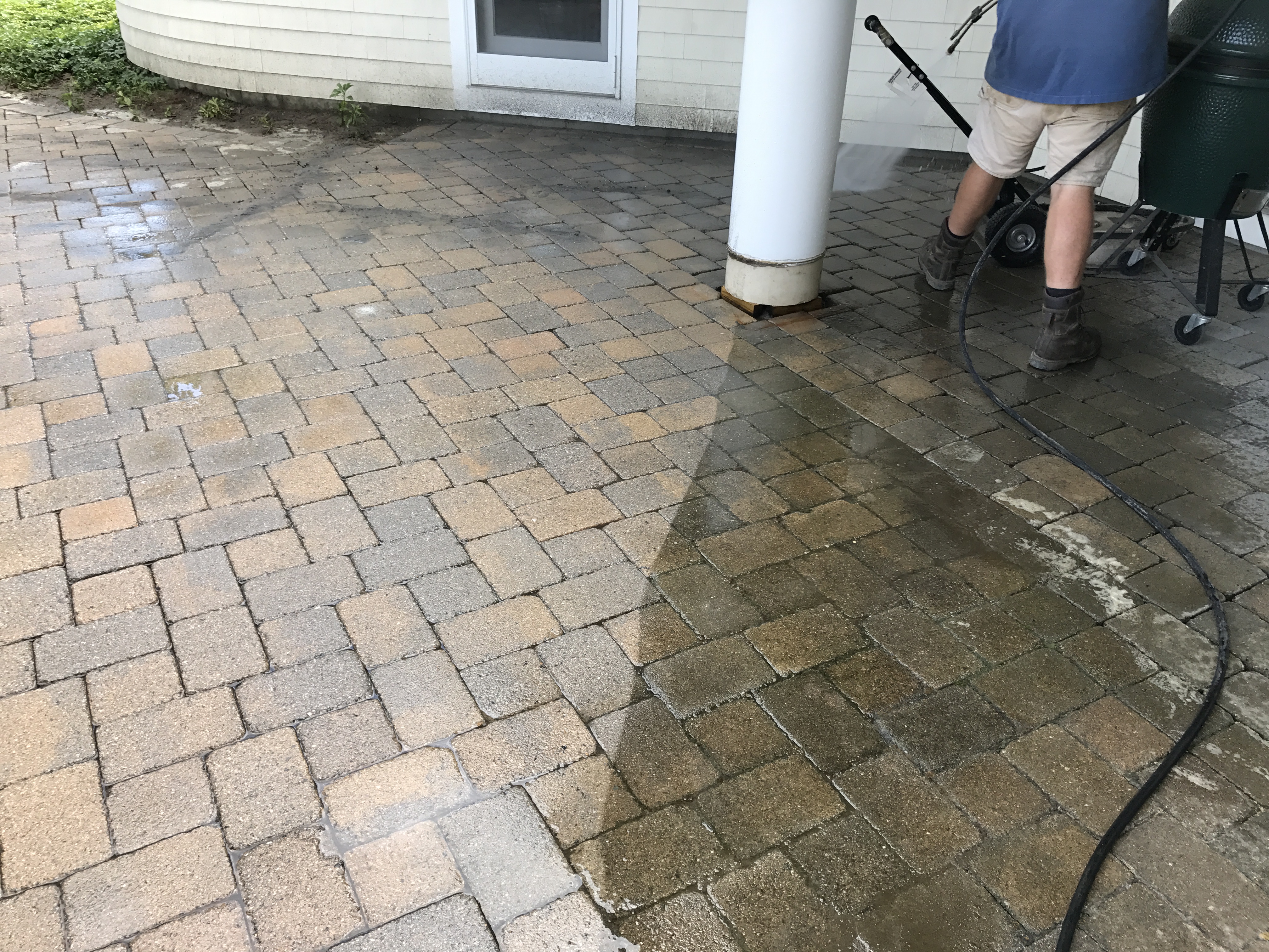 https://0201.nccdn.net/4_2/000/000/06b/a1b/patio-cleaning-half-and-half.jpg
