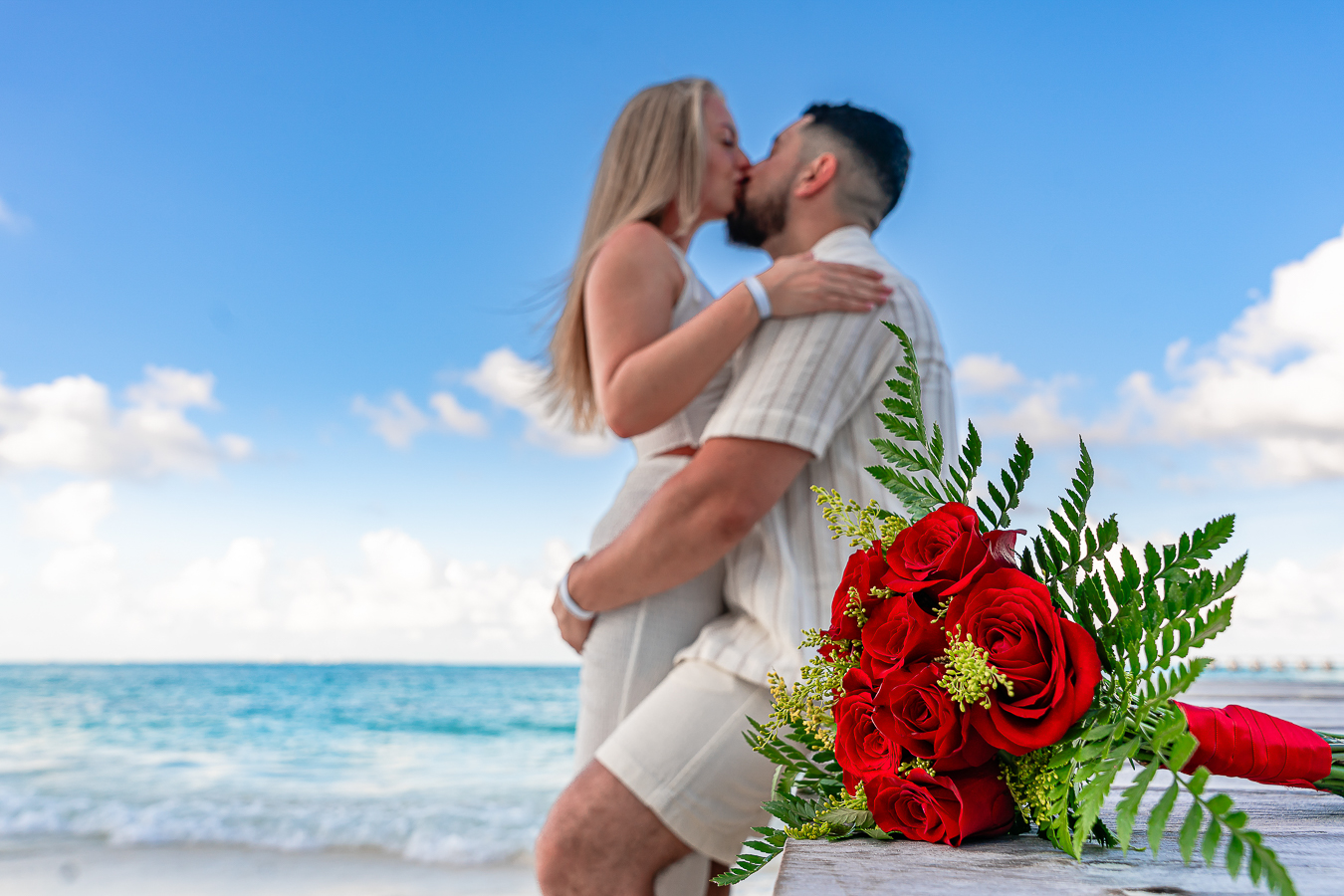 https://0201.nccdn.net/4_2/000/000/06b/a1b/romantic-proposal-in-cancun-riu-cancun-allinclusive129.jpg.jpg
