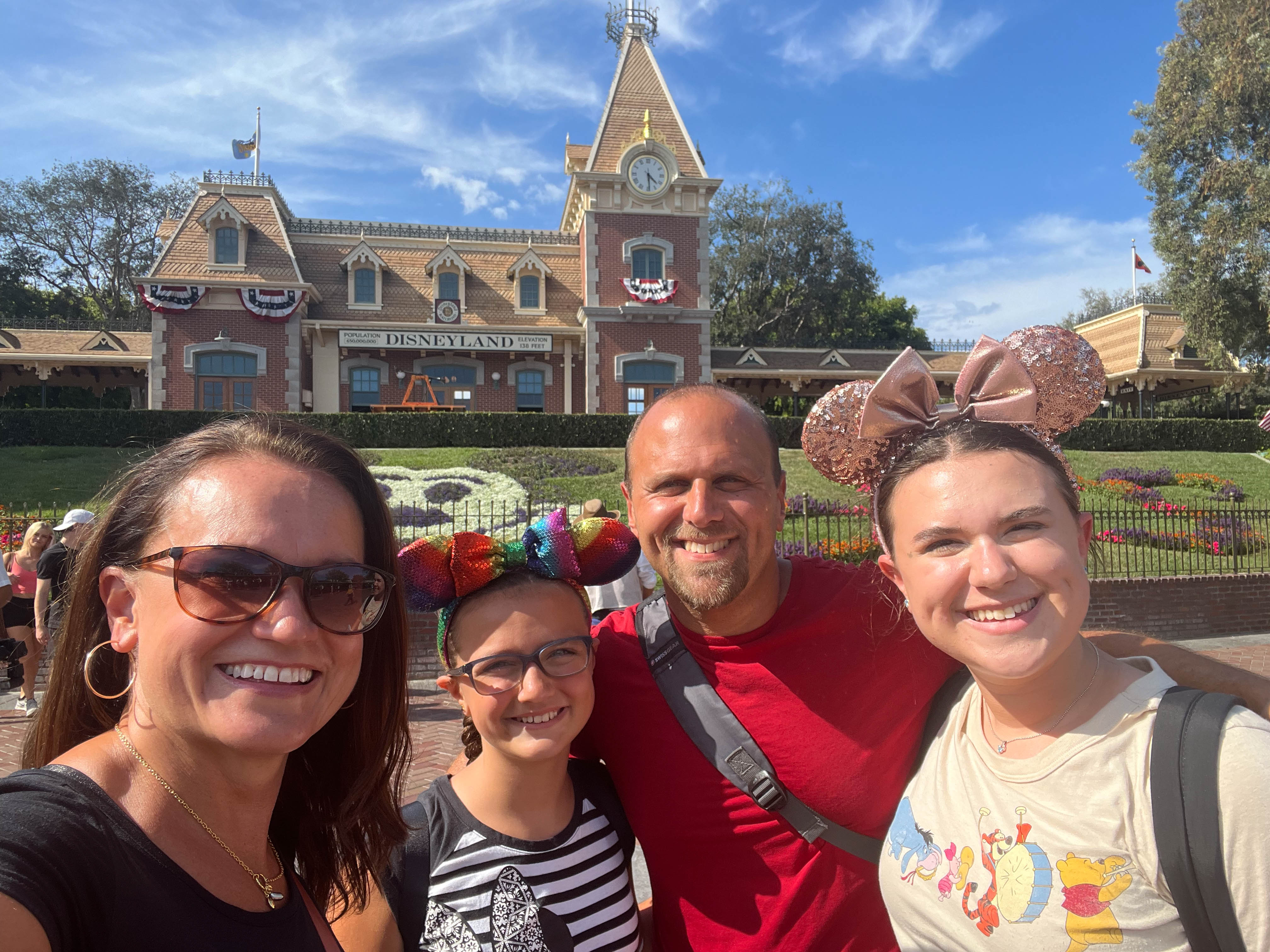 https://0201.nccdn.net/4_2/000/000/06b/a1b/tempe-disney-order-35.jpg