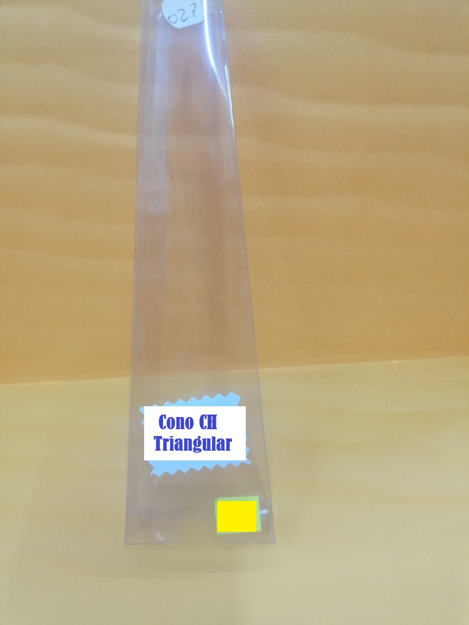 #27 CONO TRIANGULAR CH
MEDIDA 1X3.6X20.5