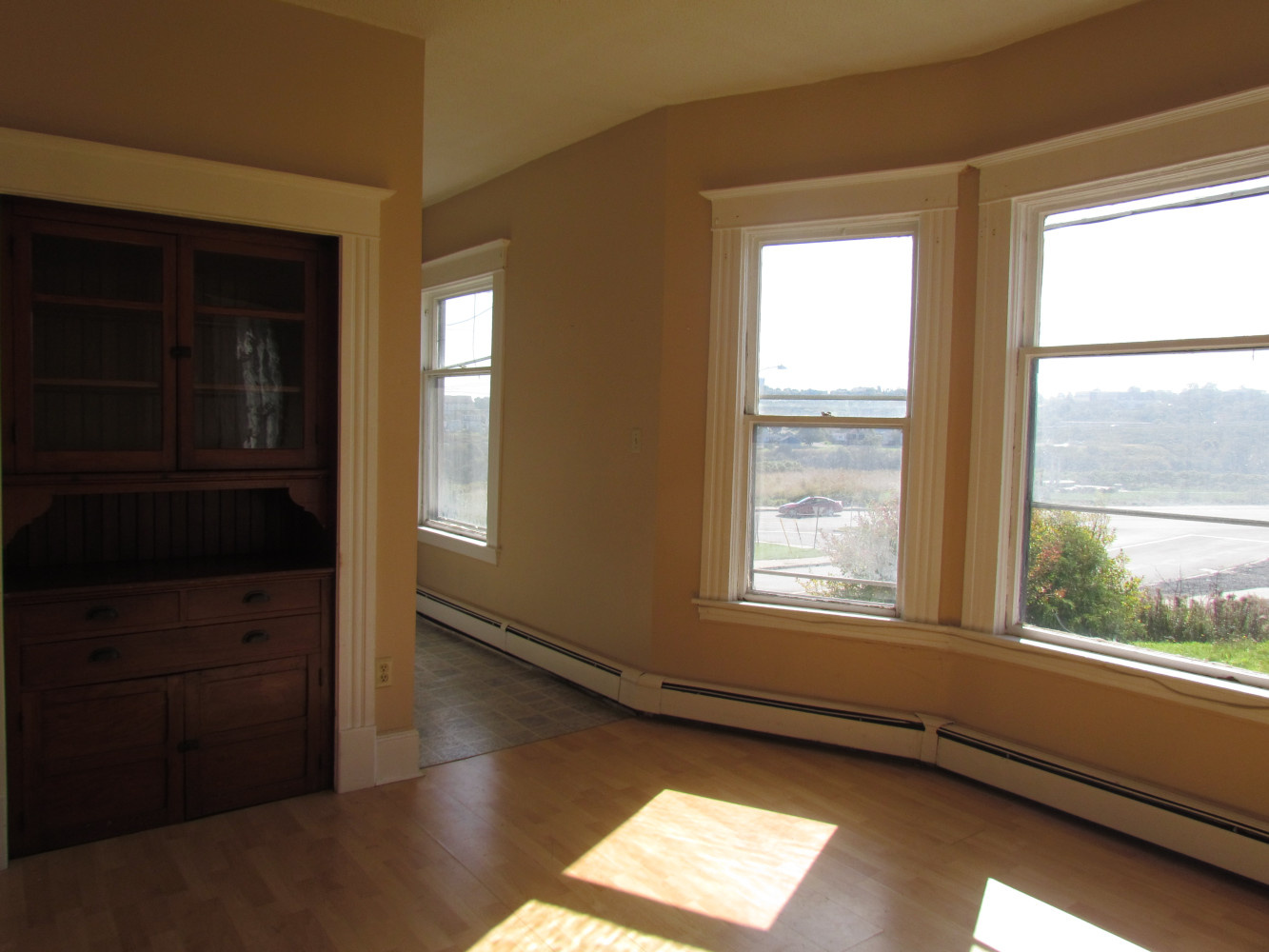 421 Douglas Ave. #2 Living Room