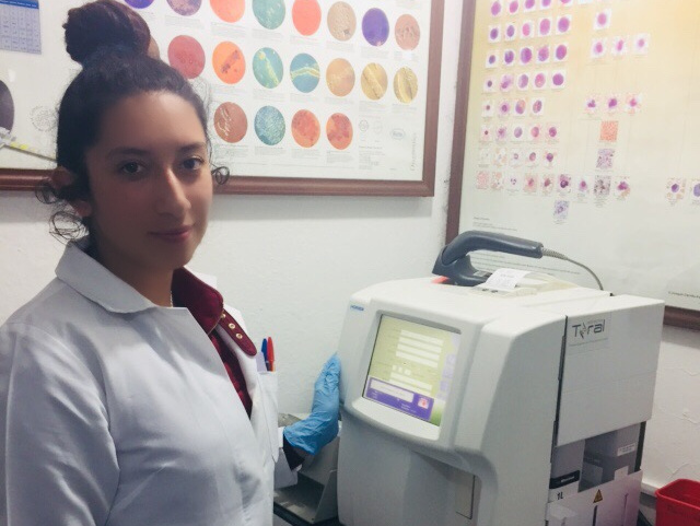 TECNICA LABORATORISTA
FLEBOTOMISTA/ANALISTA