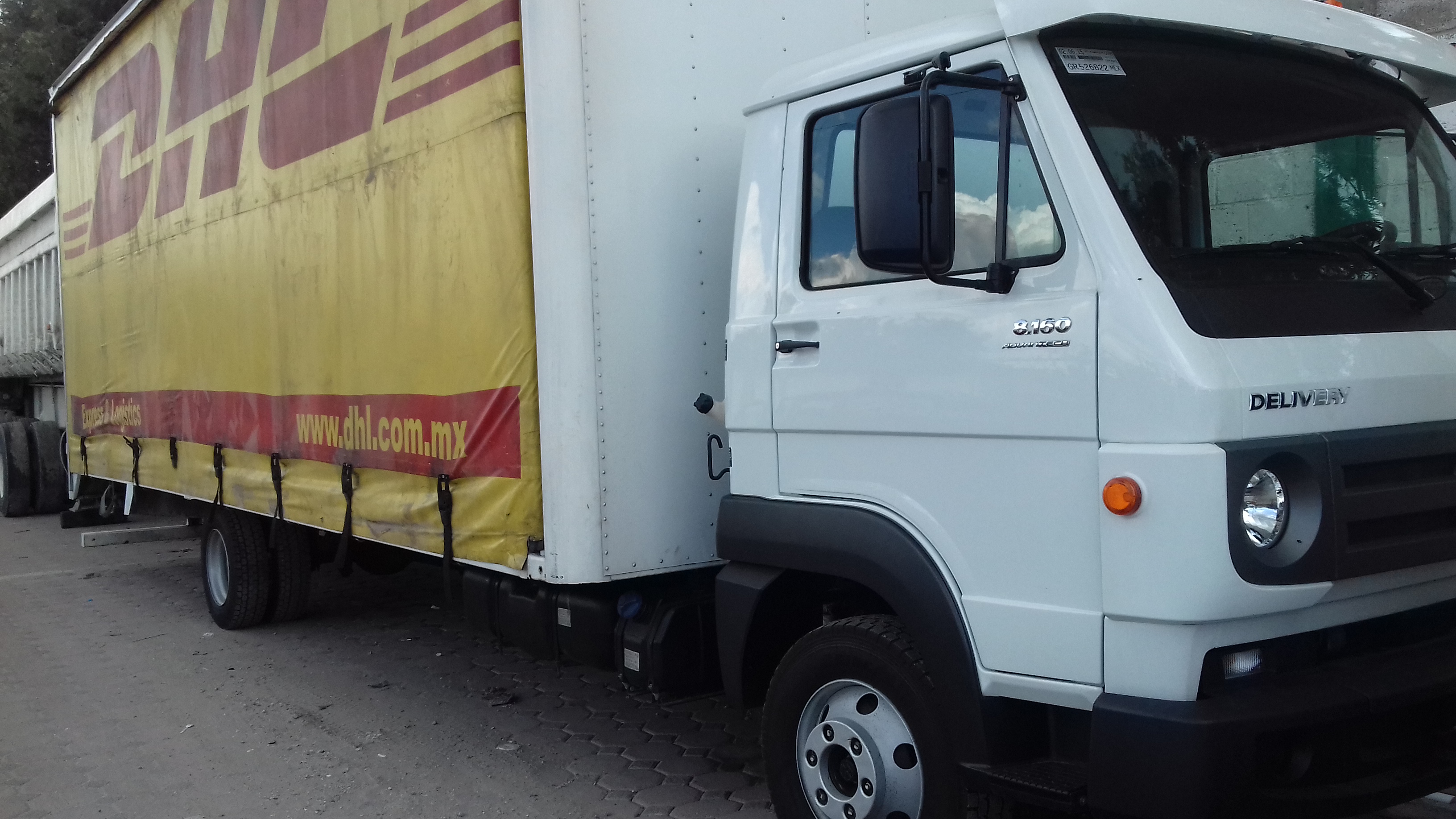 Grúas y Remolques Mtz – Plataforma tipo encortinada