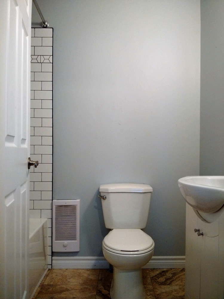 72 Exmouth #4 Bathroom