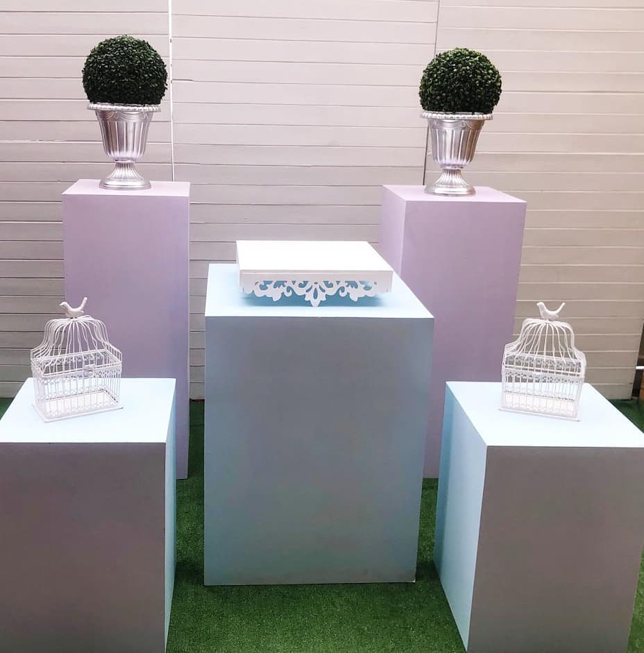 kit 5 Cubos
FORRADO EN TELA DEL COLOR
Principal 80CM Altura.
Mediana 1,02 M Altura .
Pequeña 58 CM Altura.
$ 200.000