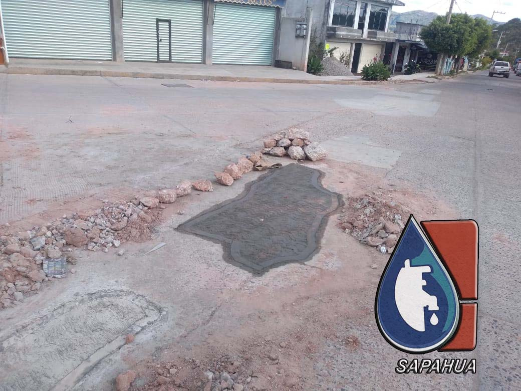 BACHEO EN CALLE 23 DE JULIO, ESQ.  PROL. DE VALERIO TRUJANO, COL. STA. ROSA 2a. SECC