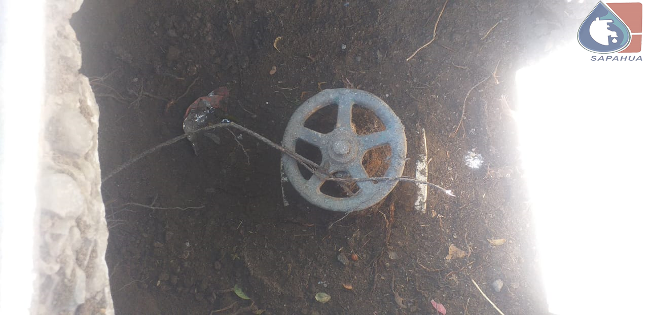 DESENSOLVE DE VÁLVULA EN CALLE TRUJANO, COLONIA SANTA ROSA