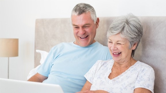 Disfrutamos a la familia que vive lejos, peliculas, series, videos; nos cambio la vida¡ Gracias de verdad sin palabras.