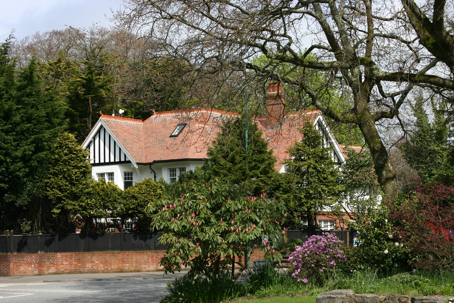 No1 Talbot Avenue, Bournemouth
Conversion & extension of 1910 house to 5 apartments, completed 2015