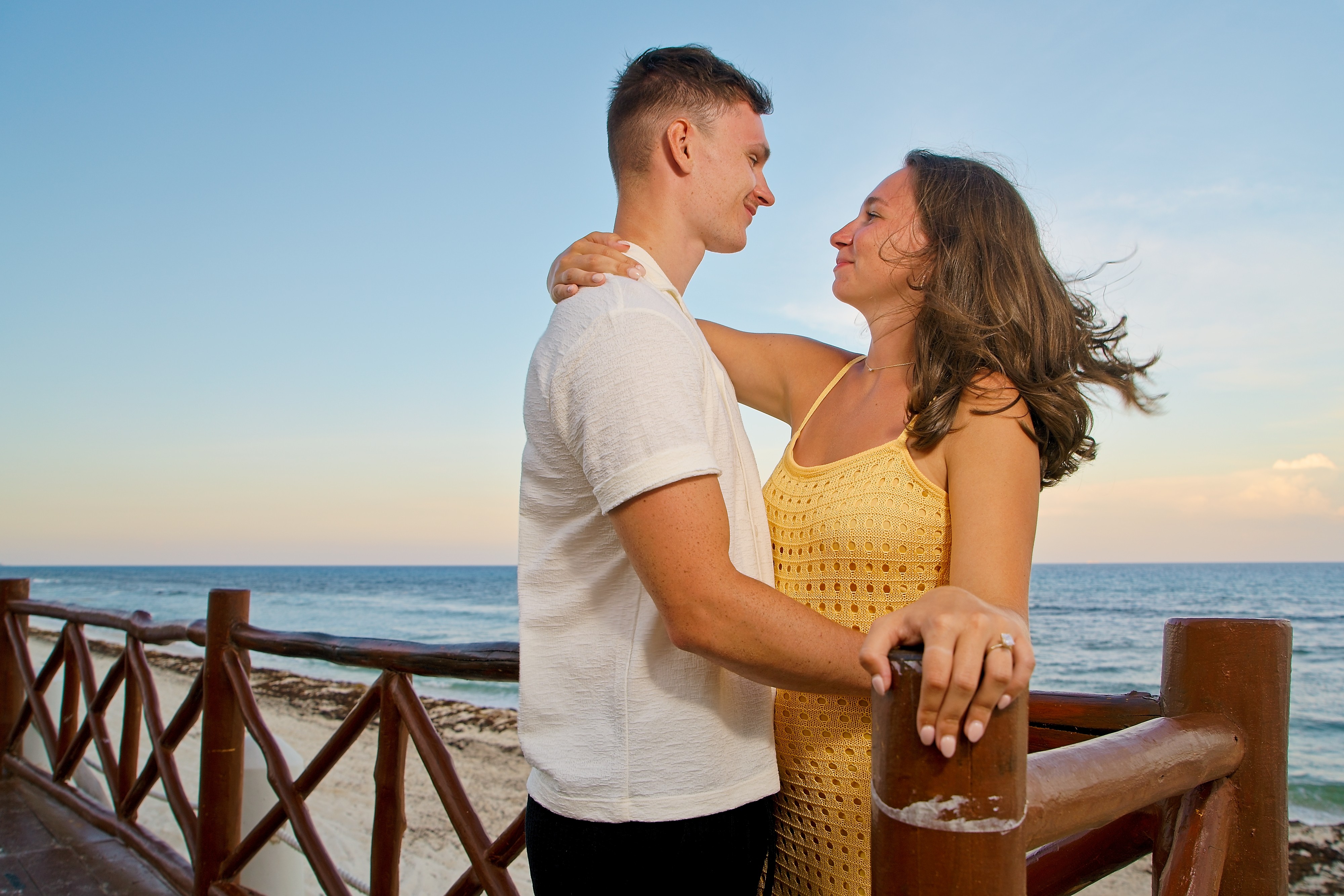 https://0201.nccdn.net/4_2/000/000/071/260/engagement-moment-captured-%E2%80%93-proposal-photos42.jpg