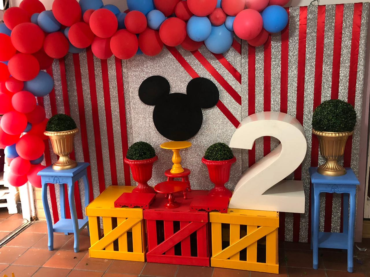 Guacal Amarillo grande $35.000
Guacal Rojo grande $35.000
Precio de Alquiler
51cm Alto
58cmX54cm
* Auxiliares Azul
37x37cm
80cm Alto $ 35.00