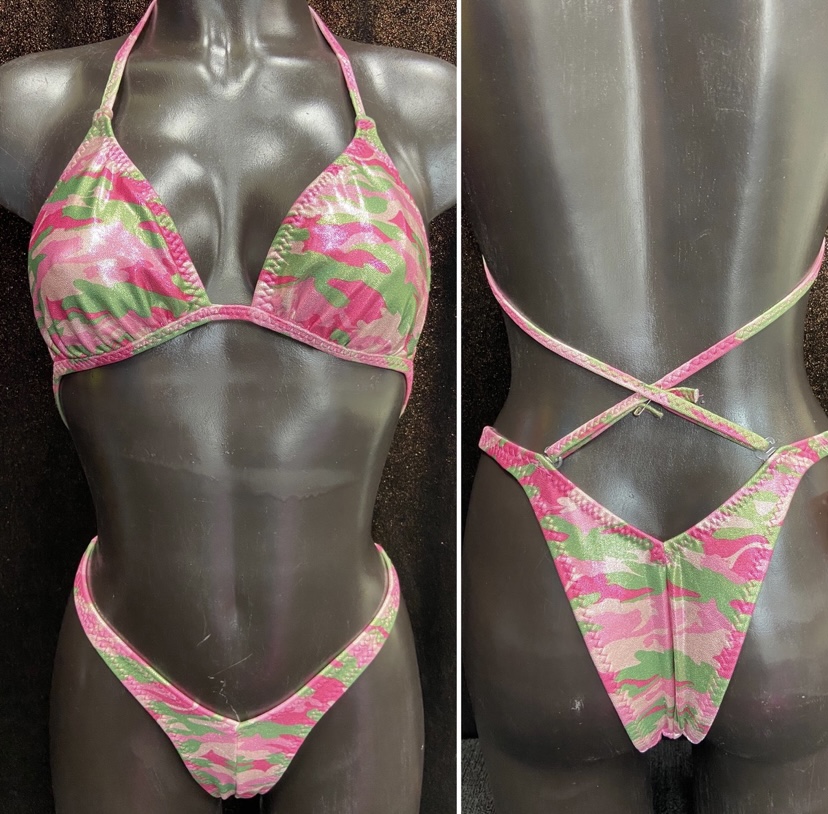 P5003 
$85
B banded top 
small front, xxsmall back 
Camo frost pink tones