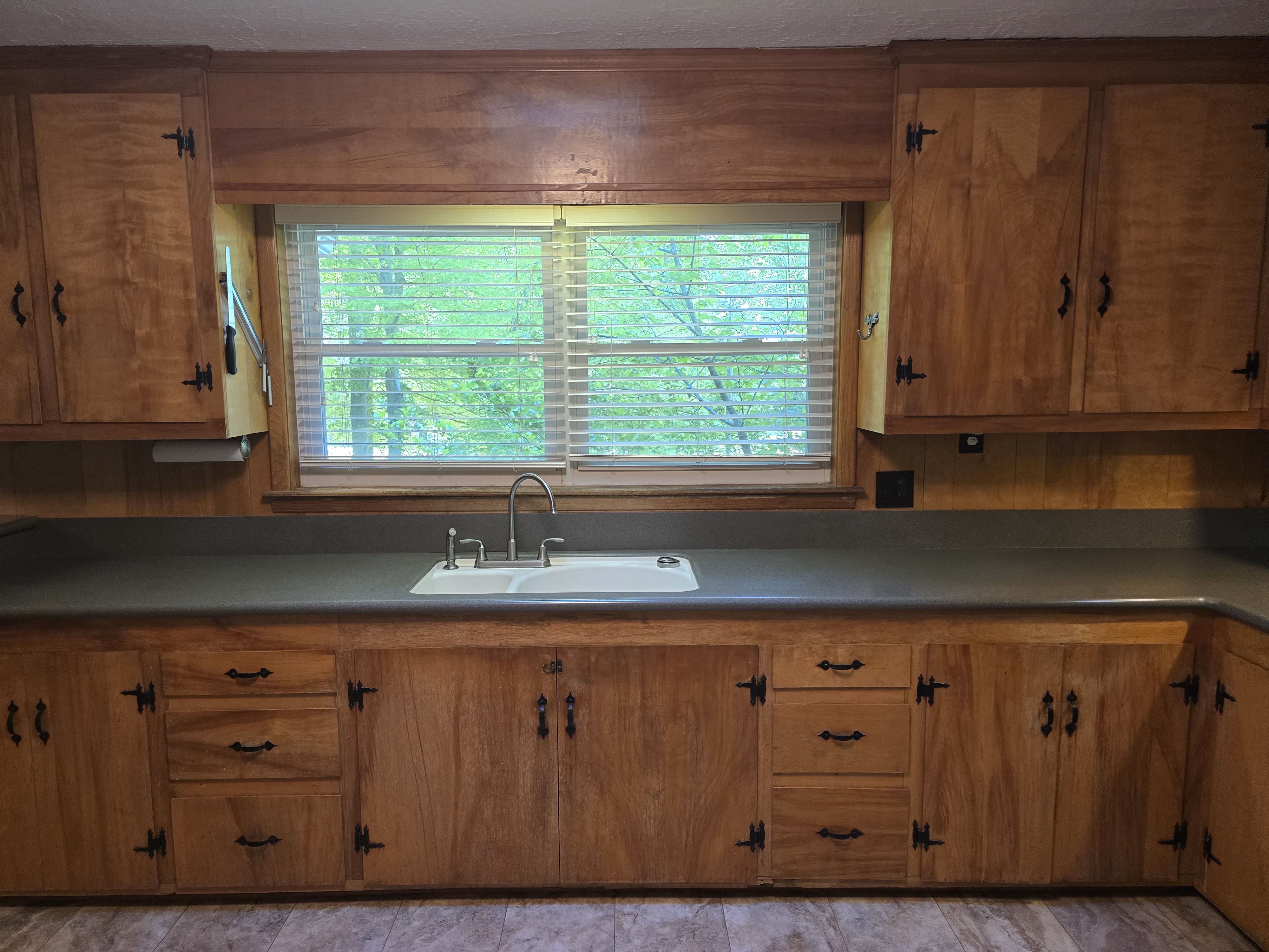 Kitchen, Corian countertop