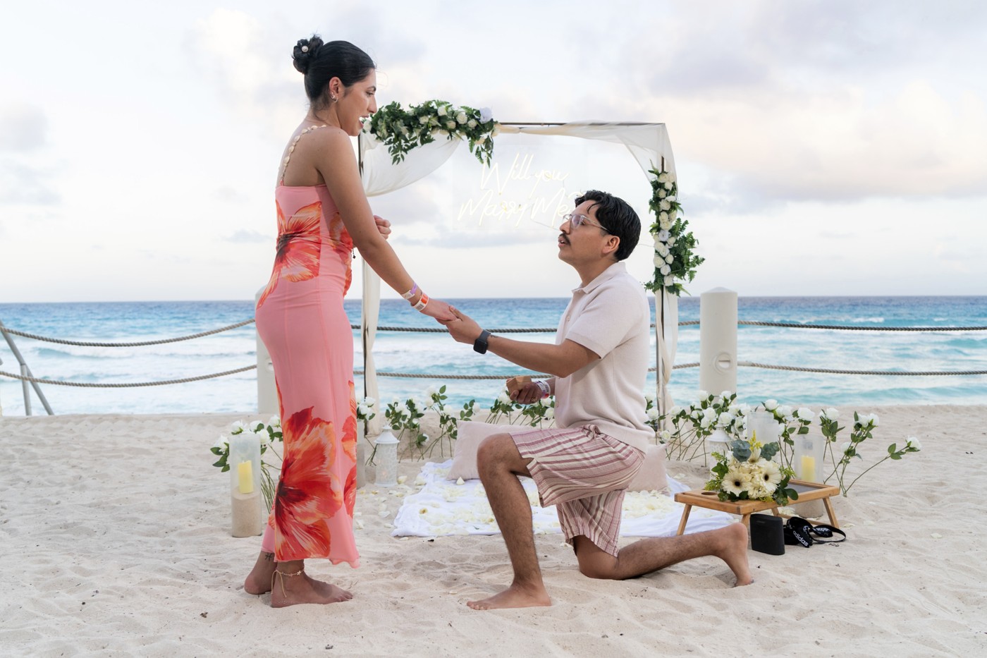 https://0201.nccdn.net/4_2/000/000/071/260/marriage-proposal-fiesta-americana-condesa-cancun-mexico-lux-art.jpg