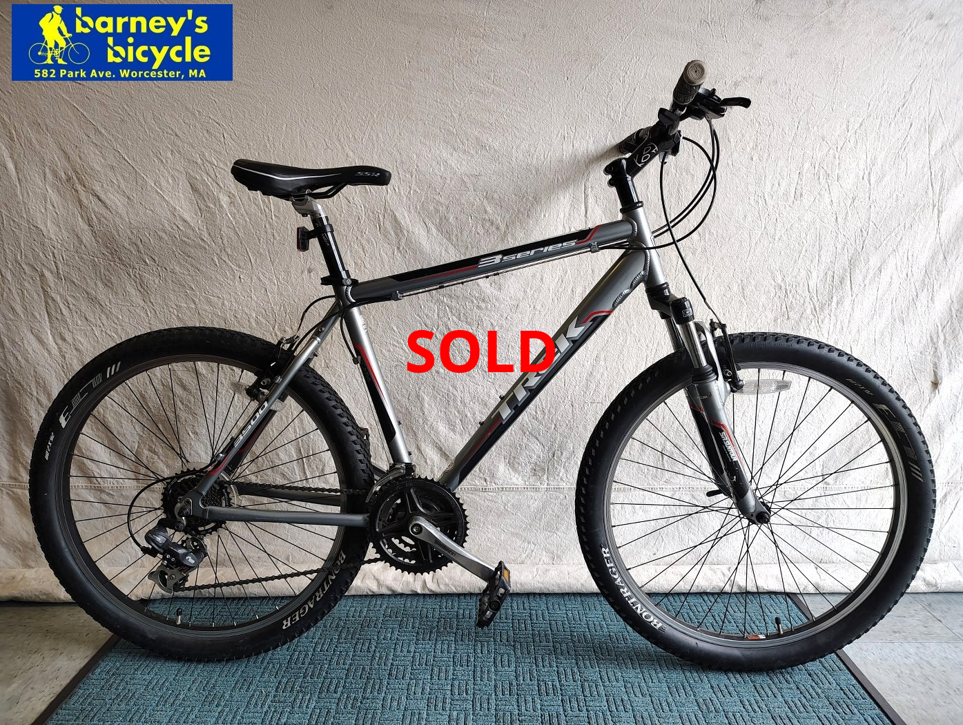 Trek 3500
Frame Size: 19.5" LG / Rider Height: 5'9-6'0
Price: $419.00 (Professionally Tuned)
