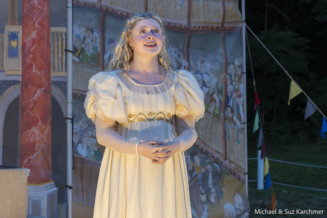 Laura Axelrod as Juliet