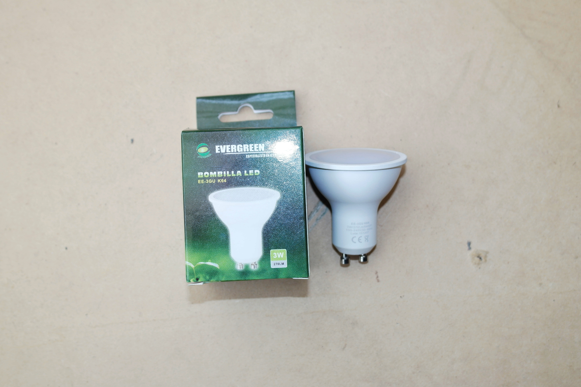 Bombillo dicroico LED GU10  5W 
3000°K-6400°K Evergreen 
Cod:15312-15313