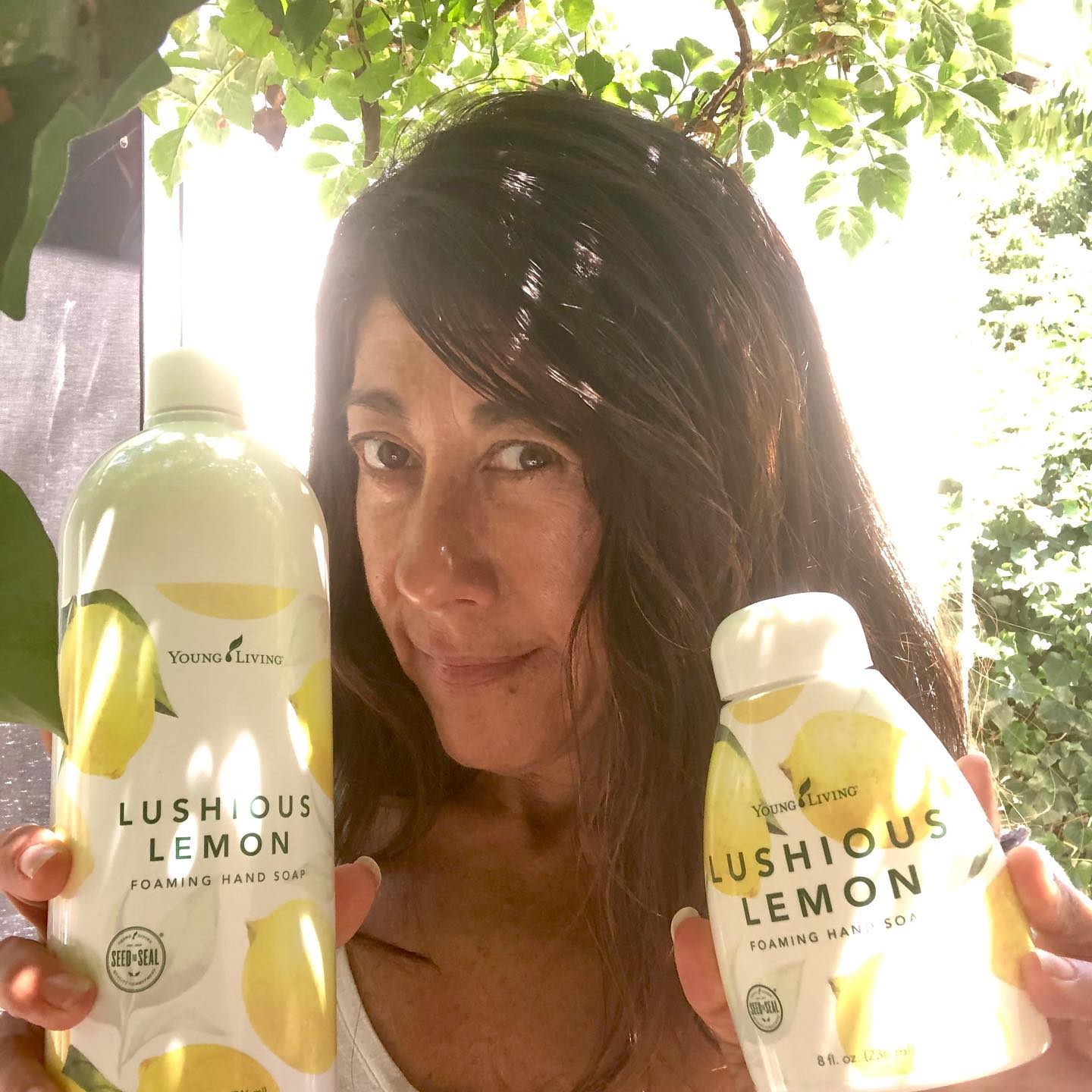 Smells like lemon verbena my fav to wash my hands with!! 