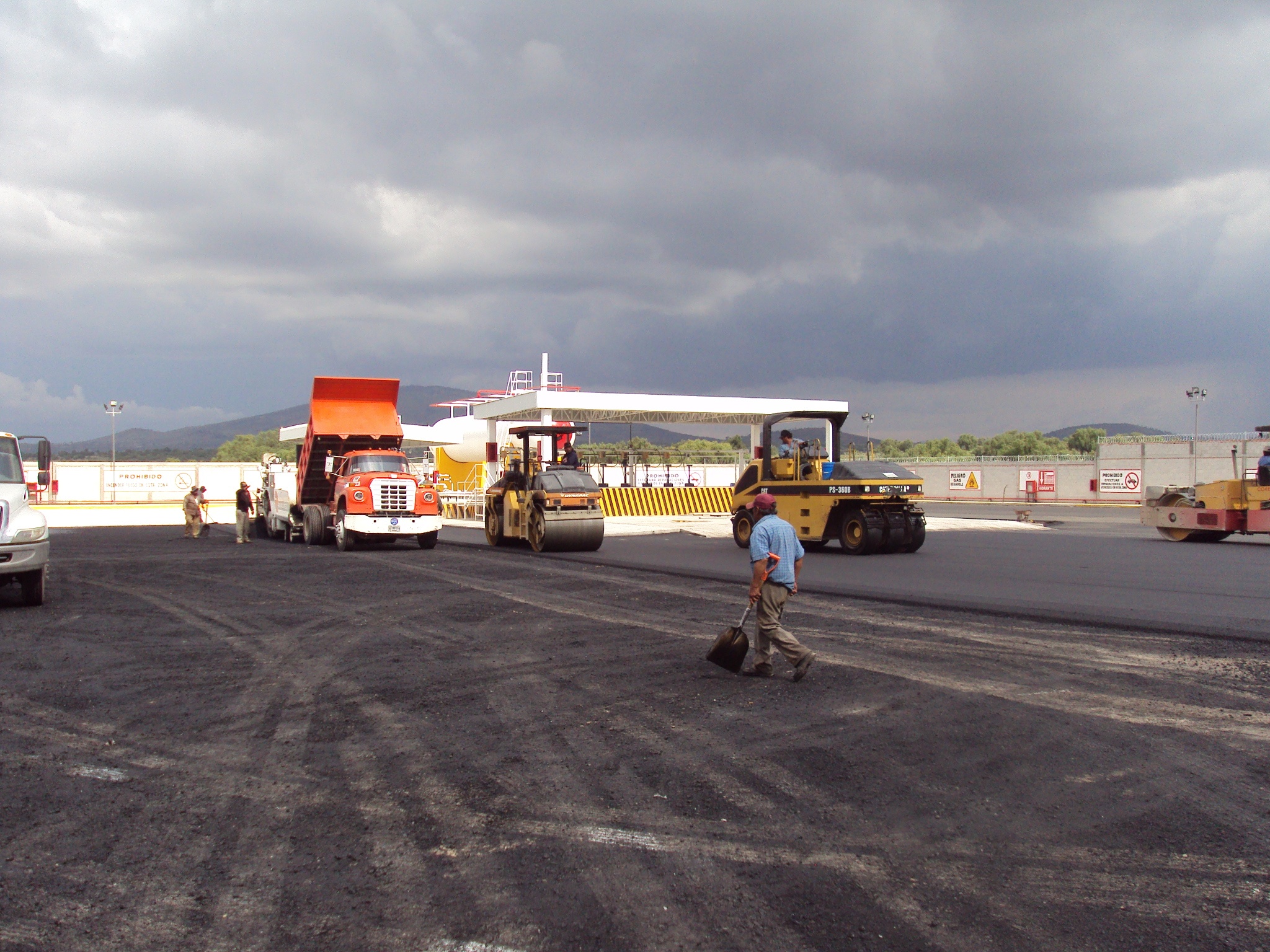 PAVIMENTACIÓN ASFALTICA PLANTA DE GAS