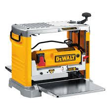 Cepillo canteador 
de 13-1/2"  con tres cuchillas 
2000w 
mod.DW734 
DEWALT