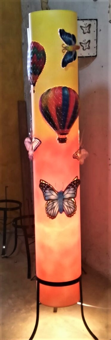 https://0201.nccdn.net/4_2/000/000/076/de9/Lampara-mariposas-y-globos-372x1135.jpg