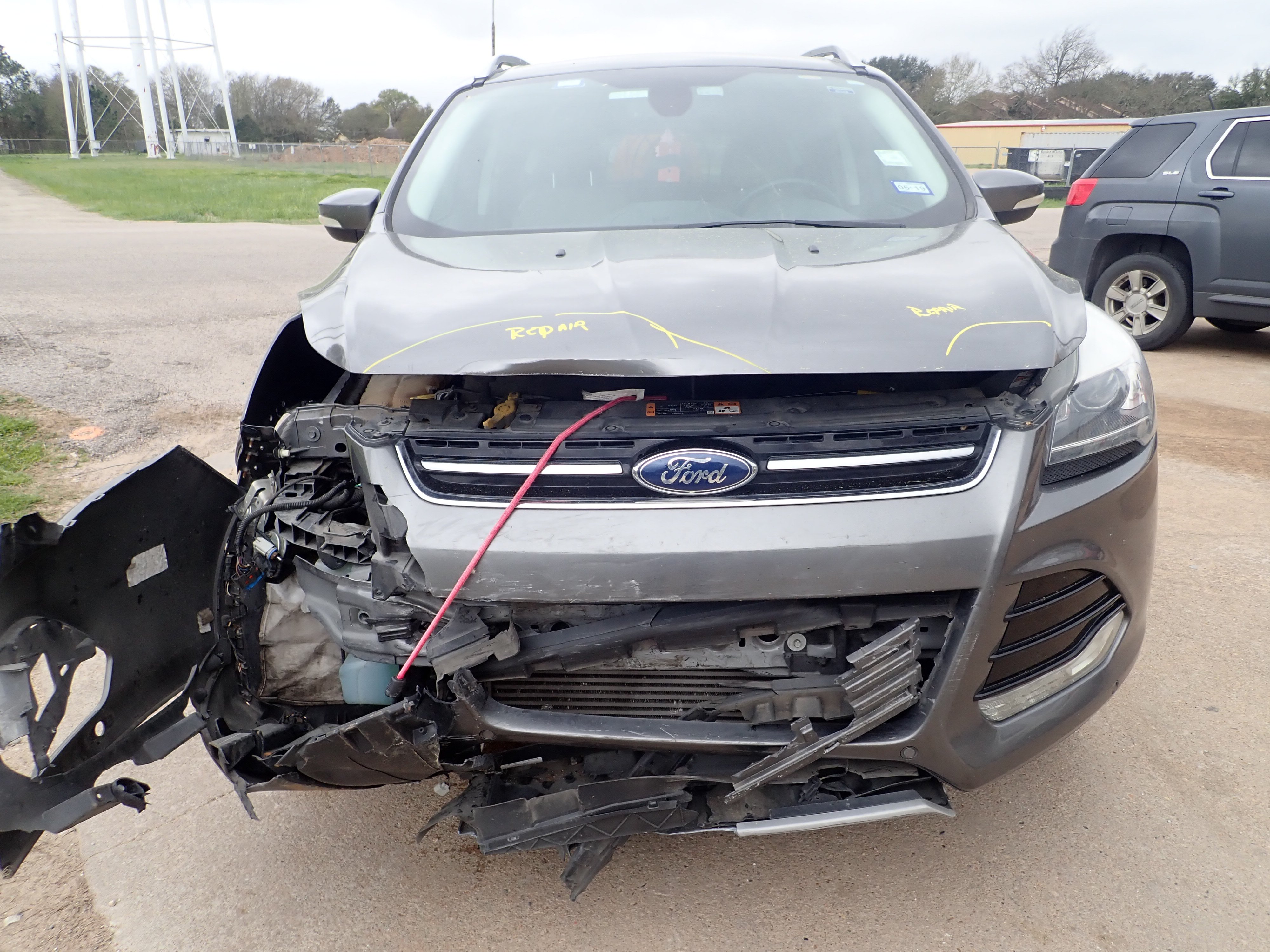 2014 Ford Escape
Front End Damage