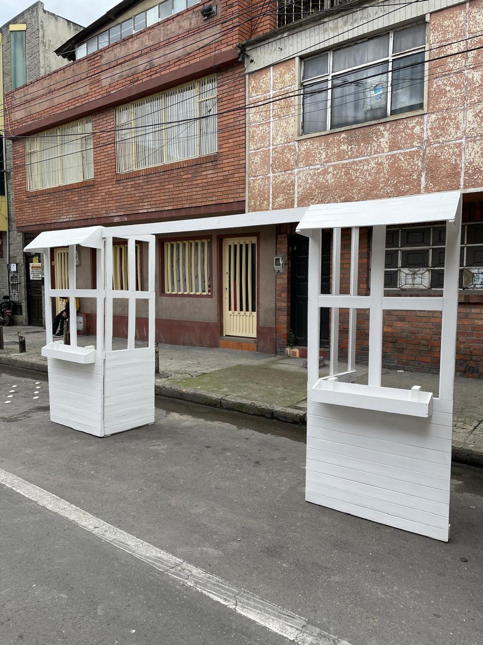 Ventanas
Color blanco
2.20cm alto X 1 M, cada ventana
4.16cm de ancho
Alquiler $250.000